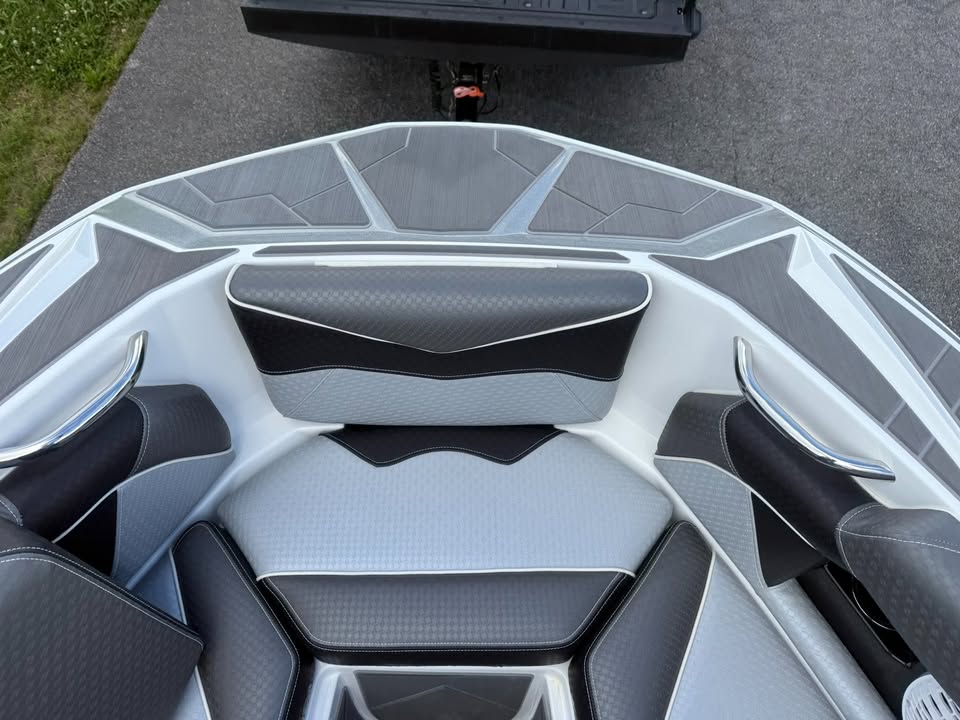 2022 Supreme S220 Icon